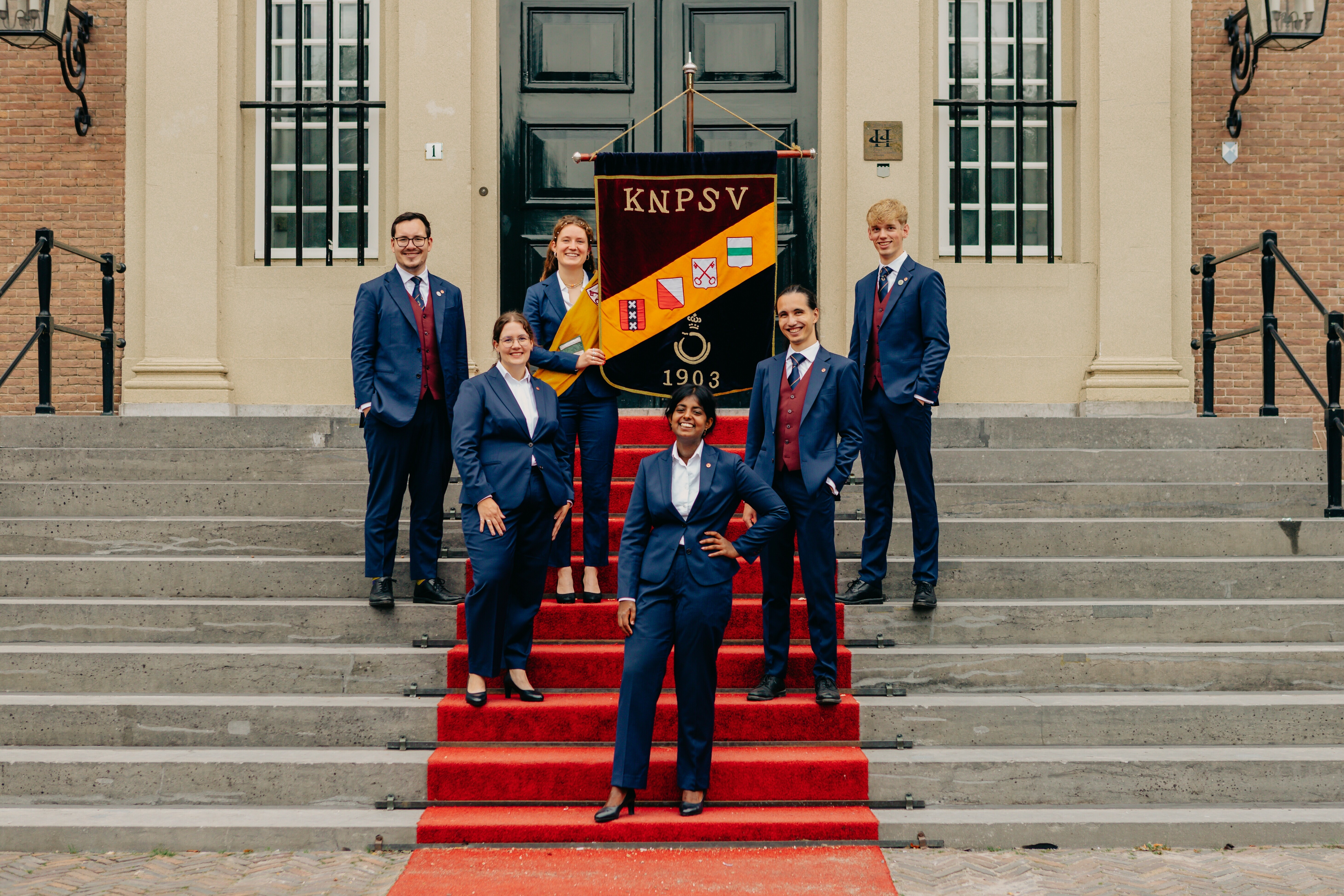 Foto van het K.N.P.S.V.-bestuur